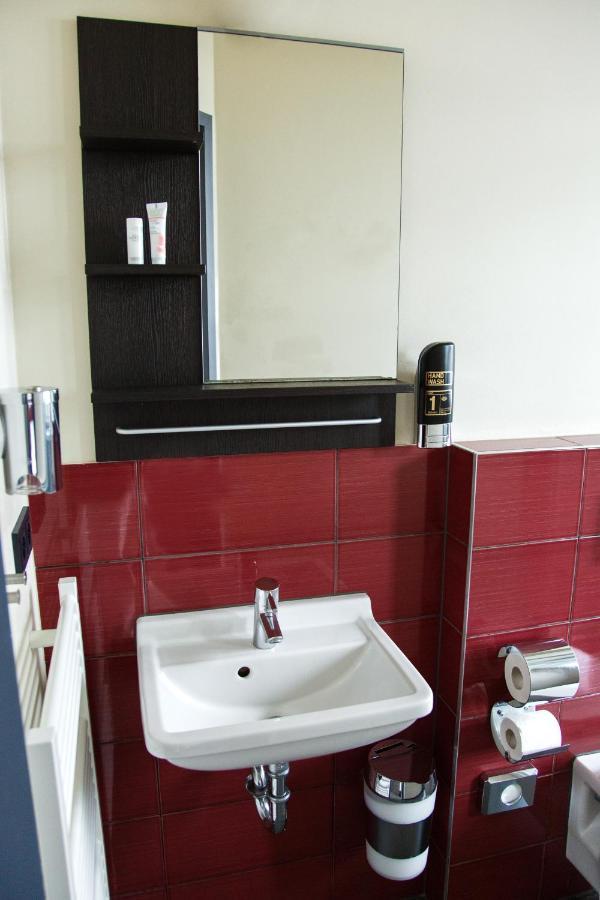 Base Apartments Гамбург Экстерьер фото